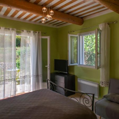 Les Manaux En Provence Bed & Breakfast Roquevaire Екстериор снимка